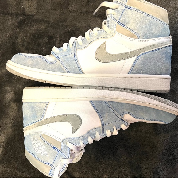 Jordan 1 Retro High OG Hyper Royal Men Shoes Mens Size 12 - Picture 2 of 9
